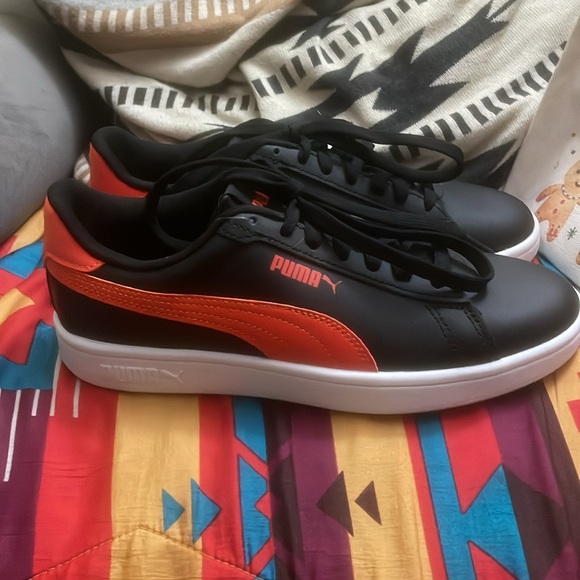 Puma shoes - Picture 2 of 4